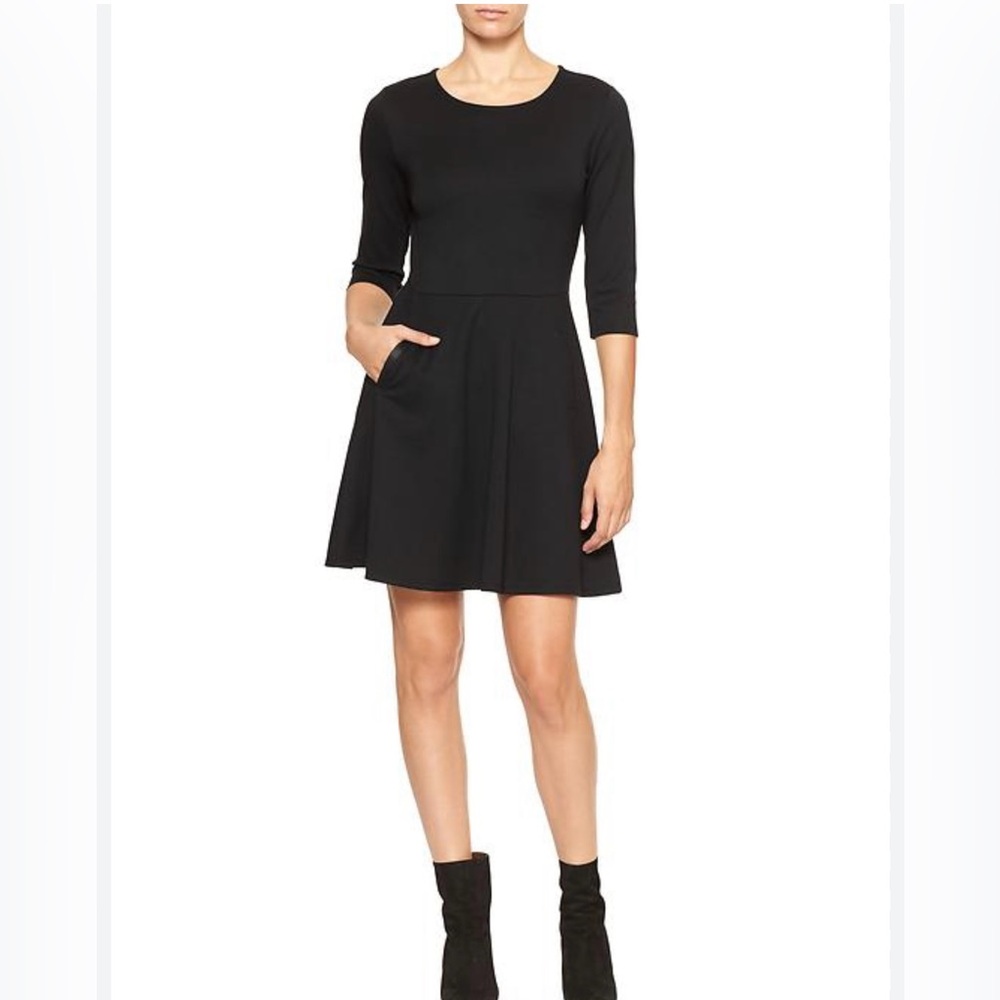 GAP Black Fit and Flare Dress 3/4 Sleeve Crew Neck - L